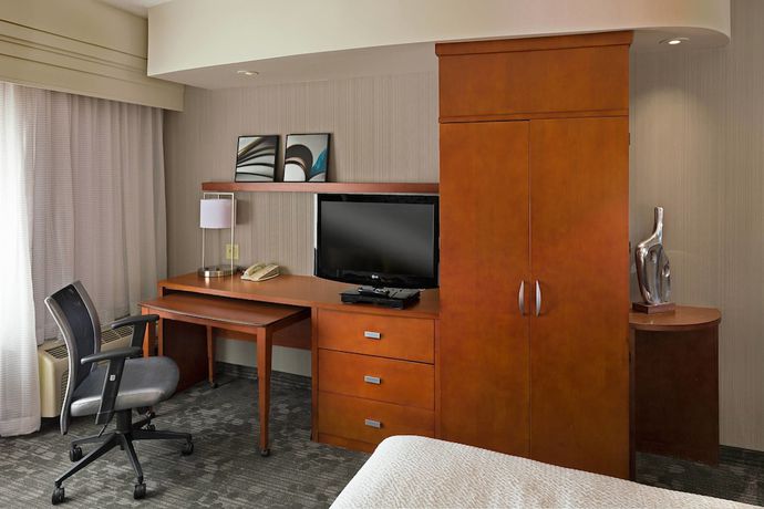 Imagen de la habitación del Hotel Courtyard By Marriott Harrisburg Hershey. Foto 9