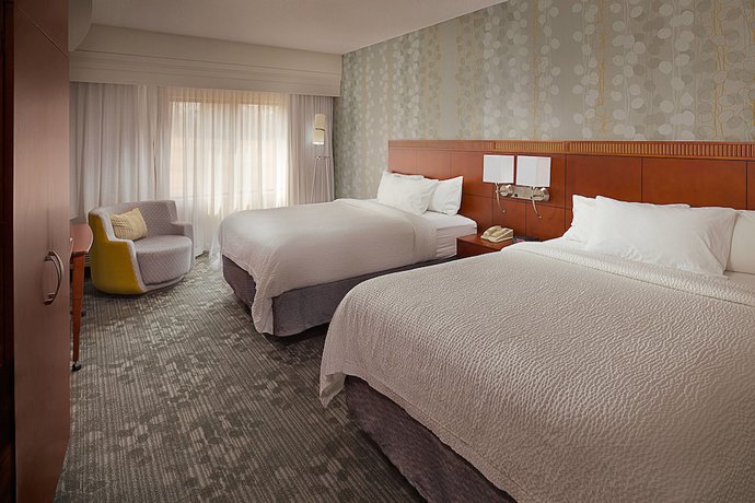 Imagen de la habitación del Hotel Courtyard By Marriott Harrisburg Hershey. Foto 14
