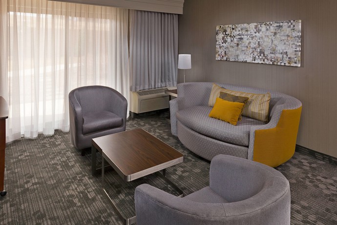 Imagen de la habitación del Hotel Courtyard By Marriott Harrisburg Hershey. Foto 17