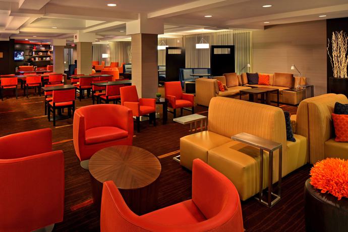 Imagen del bar/restaurante del Hotel Courtyard By Marriott Hartford Cromwell. Foto 3