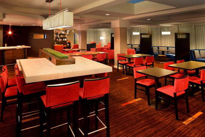 Imagen del bar/restaurante del Hotel Courtyard By Marriott Hartford Cromwell. Foto 4