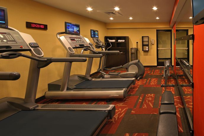 Imagen de los interiores del Hotel Courtyard By Marriott Hartford Cromwell. Foto 19
