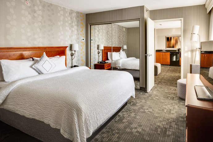 Imagen de la habitación del Hotel Courtyard By Marriott Hartford Cromwell. Foto 7