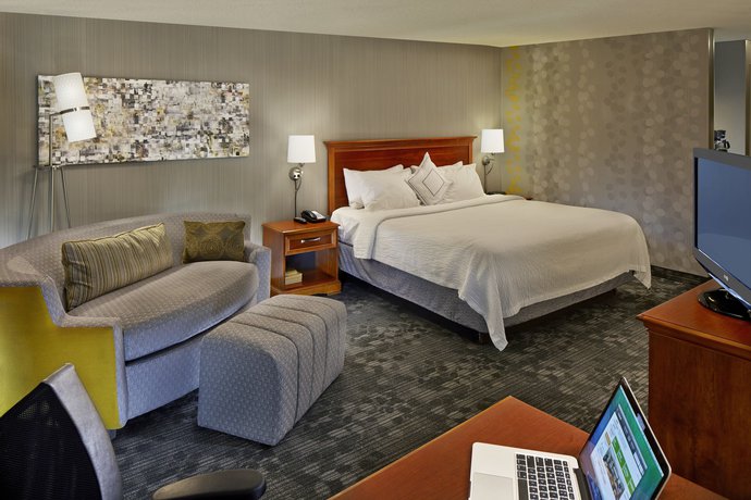 Imagen de la habitación del Hotel Courtyard By Marriott Hartford Cromwell. Foto 9