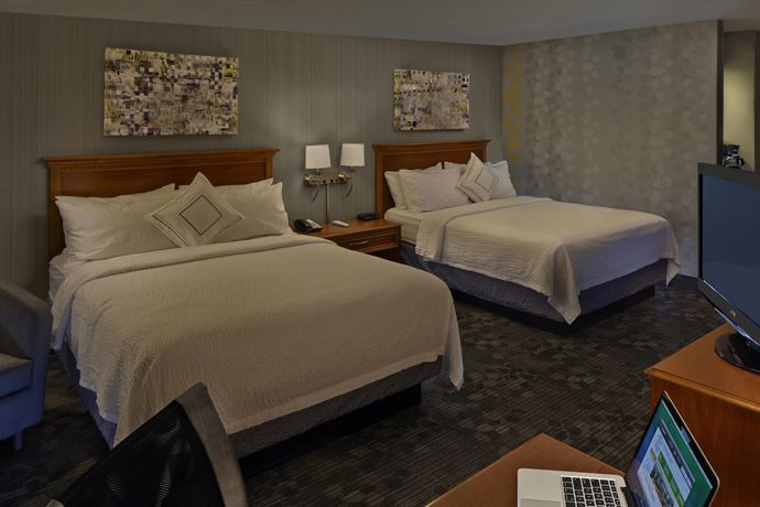 Imagen de la habitación del Hotel Courtyard By Marriott Hartford Cromwell. Foto 13