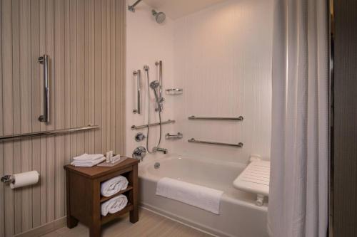 Imagen general del Hotel Courtyard By Marriott Hershey Chocolate Avenue. Foto 9