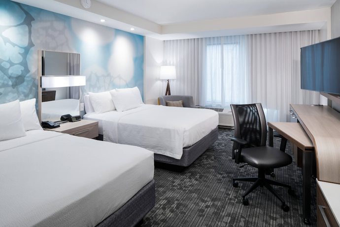 Imagen de la habitación del Hotel Courtyard By Marriott Hilton Head Island. Foto 12