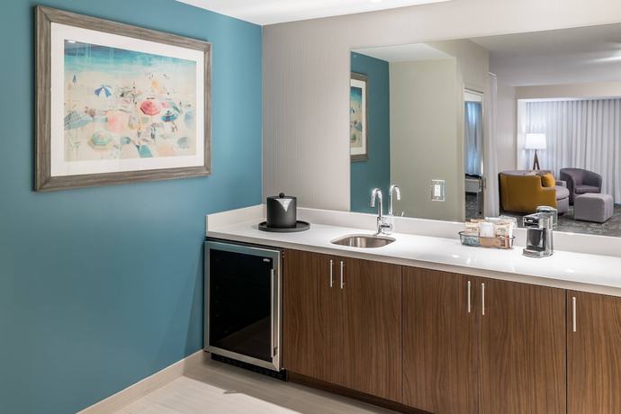 Imagen de la habitación del Hotel Courtyard By Marriott Hilton Head Island. Foto 13