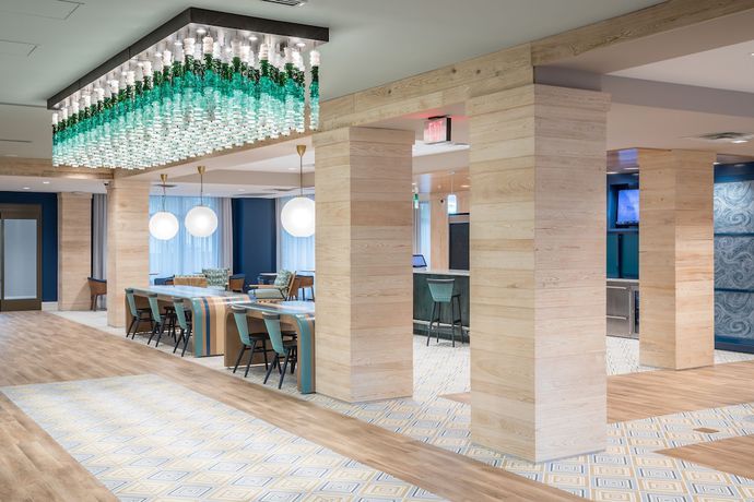 Imagen de los interiores del Hotel Courtyard By Marriott Hilton Head Island. Foto 20