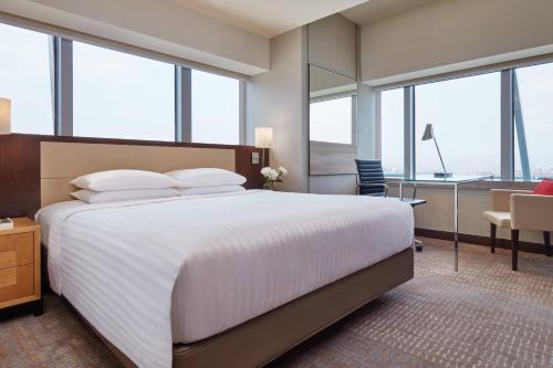 Imagen de la habitación del Hotel Courtyard By Marriott Hong Kong. Foto 18