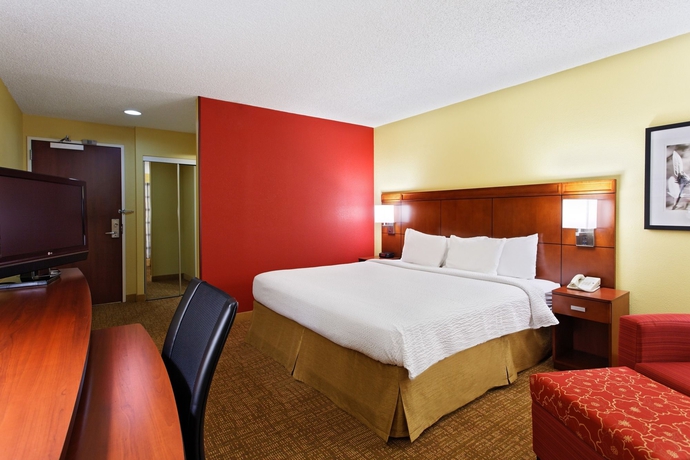Imagen de la habitación del Hotel Courtyard By Marriott Houston Brookhollow. Foto 6