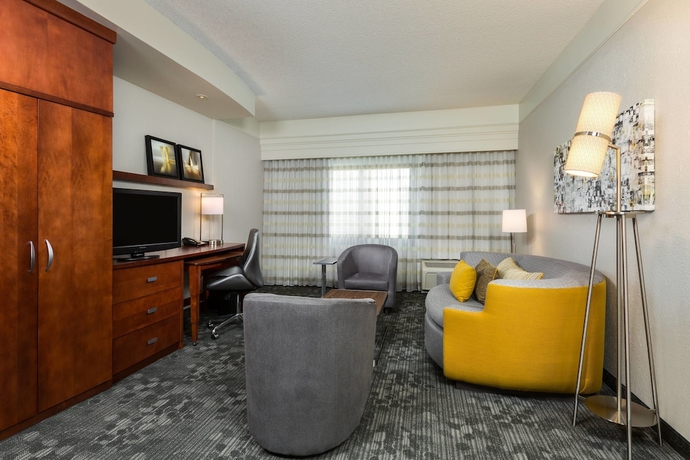 Imagen de la habitación del Hotel Courtyard By Marriott Houston By The Galleria. Foto 7