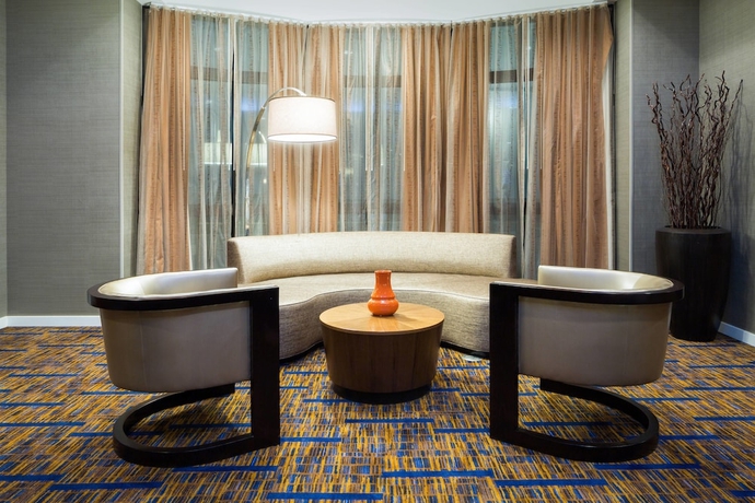 Imagen de los interiores del Hotel Courtyard By Marriott Houston By The Galleria. Foto 15