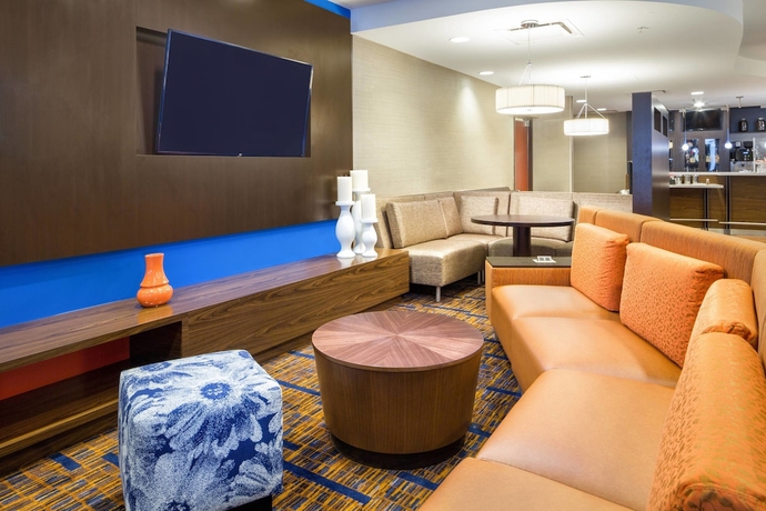 Imagen de los interiores del Hotel Courtyard By Marriott Houston By The Galleria. Foto 16