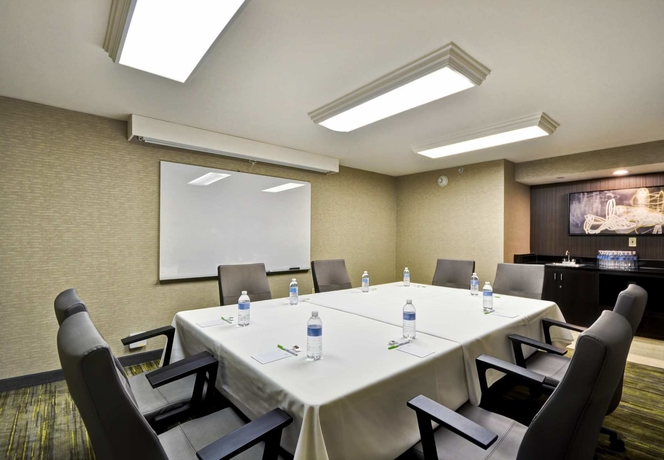 Imagen de los interiores del Hotel Courtyard By Marriott Houston I-10 West/energy Corridor. Foto 11