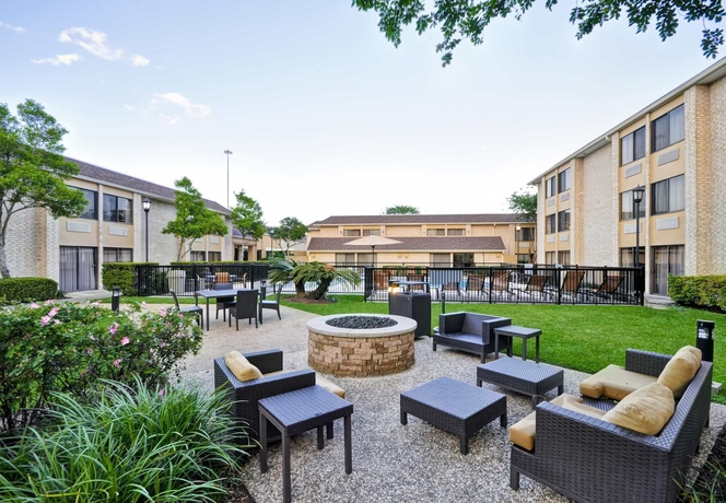 Imagen de los exteriores del Hotel Courtyard By Marriott Houston I-10 West/energy Corridor. Foto 10