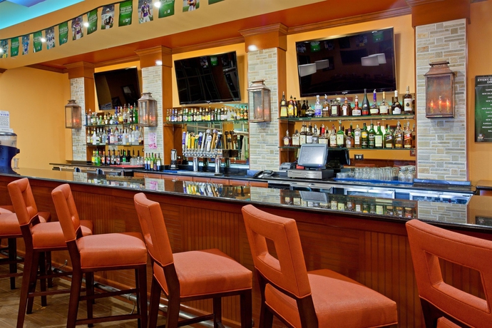 Imagen del bar/restaurante del Hotel Courtyard By Marriott Houston Kemah. Foto 3