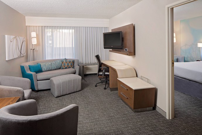 Imagen de la habitación del Hotel Courtyard By Marriott Houston Westchase. Foto 7