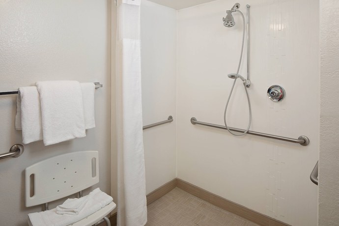 Imagen de la habitación del Hotel Courtyard By Marriott Houston Westchase. Foto 10