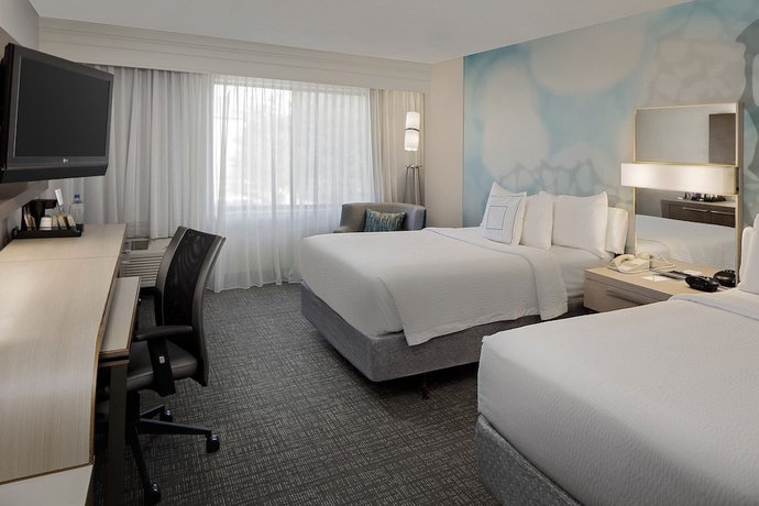 Imagen de la habitación del Hotel Courtyard By Marriott Houston Westchase. Foto 12