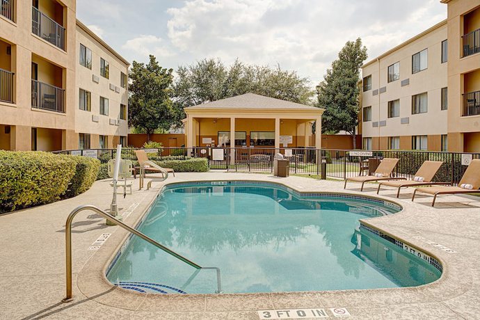 Imagen de la piscina del Hotel Courtyard By Marriott Houston Westchase. Foto 20
