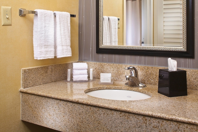 Imagen de la habitación del Hotel Courtyard By Marriott Huntsville University Drive. Foto 16