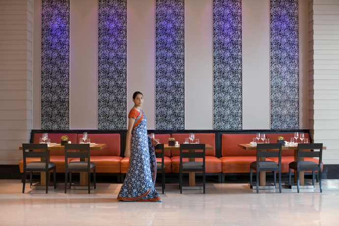 Imagen del bar/restaurante del Hotel Courtyard By Marriott Hyderabad. Foto 2