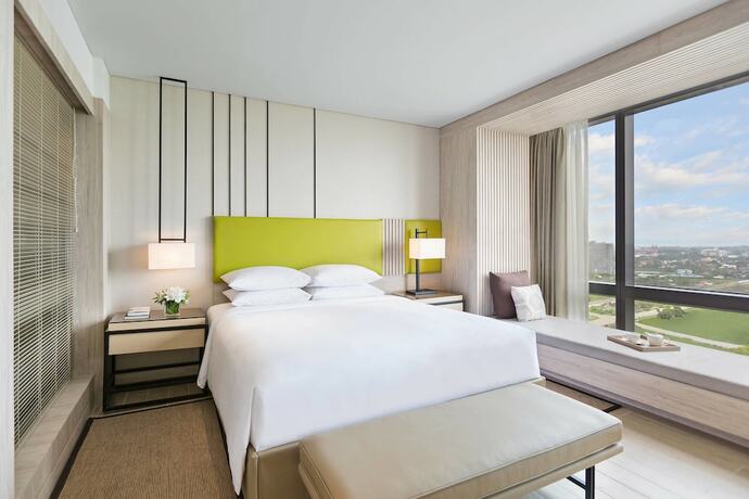Imagen de la habitación del Hotel Courtyard By Marriott Iloilo. Foto 16
