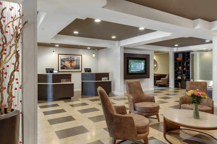 Imagen de los interiores del Hotel Courtyard By Marriott In Portsmouth. Foto 17
