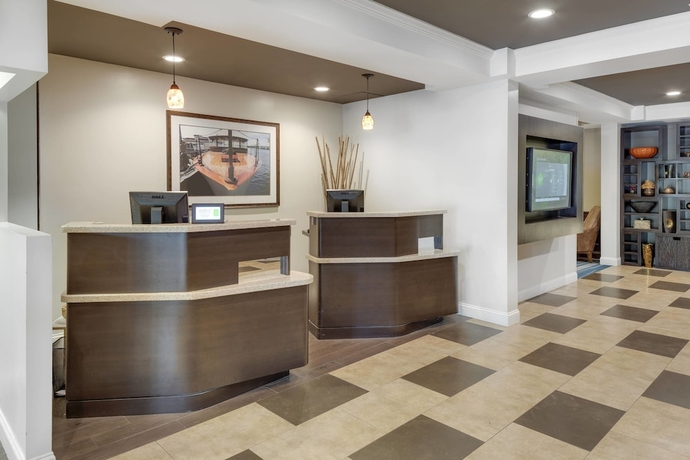 Imagen de los interiores del Hotel Courtyard By Marriott In Portsmouth. Foto 18