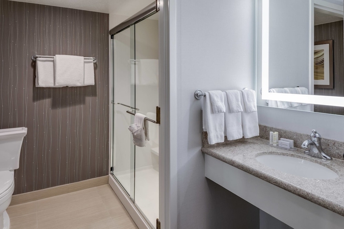 Imagen de la habitación del Hotel Courtyard By Marriott In Portsmouth. Foto 13