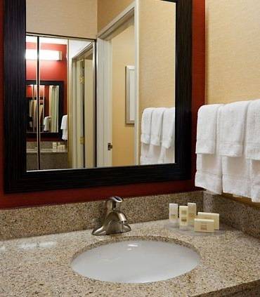 Imagen de la habitación del Hotel Courtyard By Marriott Indianapolis At The Capitol. Foto 5