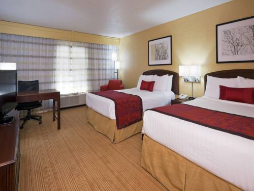 Imagen de la habitación del Hotel Courtyard By Marriott Indianapolis At The Capitol. Foto 8