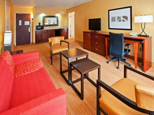 Imagen de la habitación del Hotel Courtyard By Marriott Indianapolis At The Capitol. Foto 9