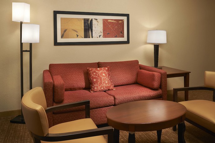 Imagen de la habitación del Hotel Courtyard By Marriott Indianapolis Castleton. Foto 8