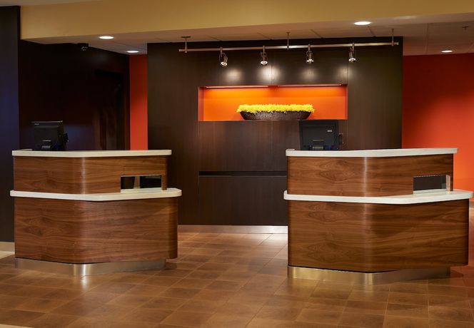 Imagen de los interiores del Hotel Courtyard By Marriott Indianapolis Castleton. Foto 13