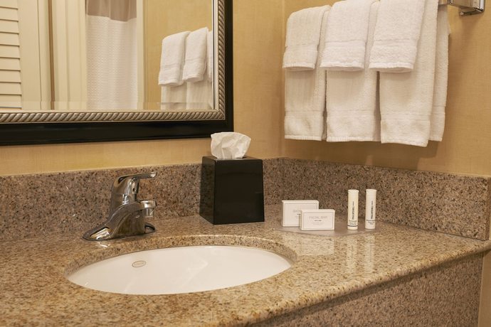 Imagen de la habitación del Hotel Courtyard By Marriott Indianapolis Castleton. Foto 12