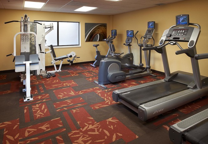 Imagen de los interiores del Hotel Courtyard By Marriott Indianapolis Castleton. Foto 14