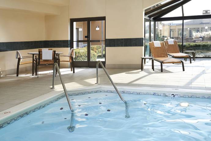 Imagen de los interiores del Hotel Courtyard By Marriott Indianapolis Castleton. Foto 15