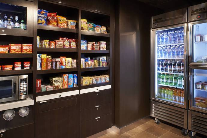 Imagen de los interiores del Hotel Courtyard By Marriott Indianapolis Castleton. Foto 16