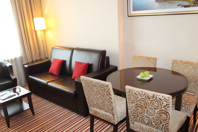 Imagen de los interiores del Hotel Courtyard By Marriott Irkutsk City Center. Foto 15
