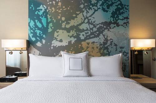 Imagen de la habitación del Hotel Courtyard By Marriott Irvine Spectrum. Foto 6