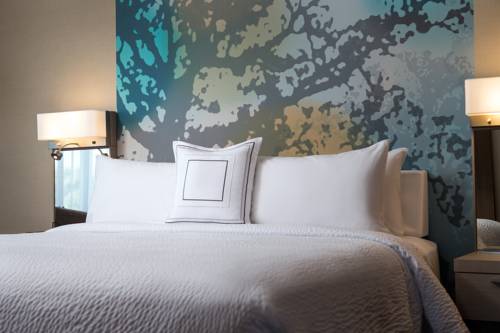 Imagen de la habitación del Hotel Courtyard By Marriott Irvine Spectrum. Foto 7
