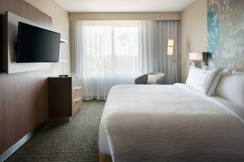 Imagen de la habitación del Hotel Courtyard By Marriott Irvine Spectrum. Foto 9