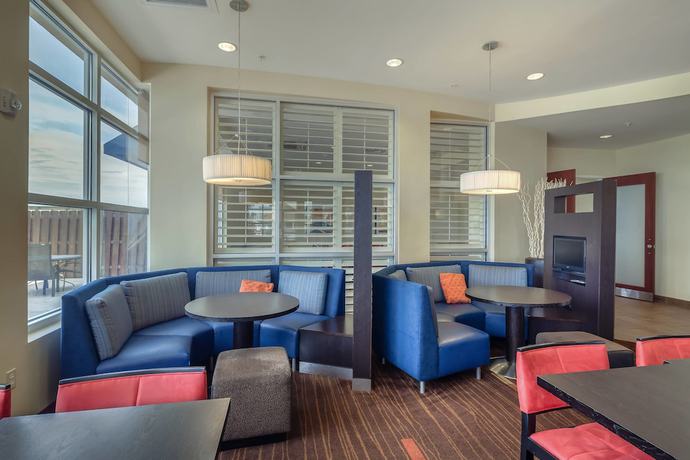 Imagen de los interiores del Hotel Courtyard By Marriott Jacksonville Beach Oceanfront. Foto 15