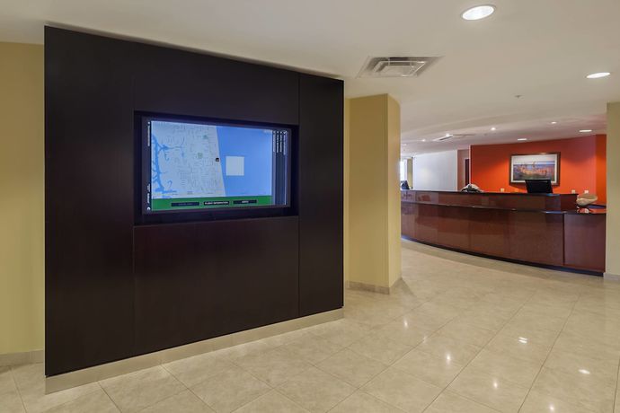 Imagen de los interiores del Hotel Courtyard By Marriott Jacksonville Beach Oceanfront. Foto 18