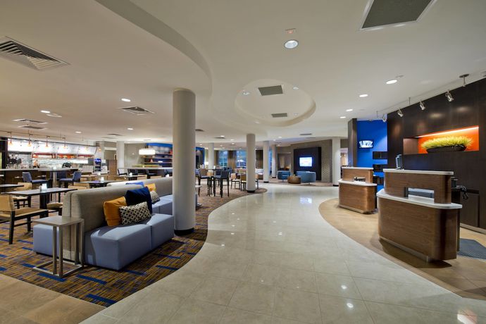 Imagen de los interiores del Hotel Courtyard By Marriott Jacksonville Flagler Center. Foto 16