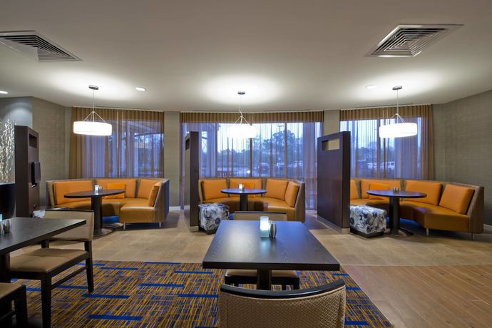 Imagen del bar/restaurante del Hotel Courtyard By Marriott Jacksonville Flagler Center. Foto 2