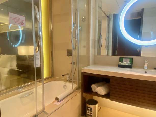 Imagen de la habitación del Hotel Courtyard By Marriott Jiading. Foto 17