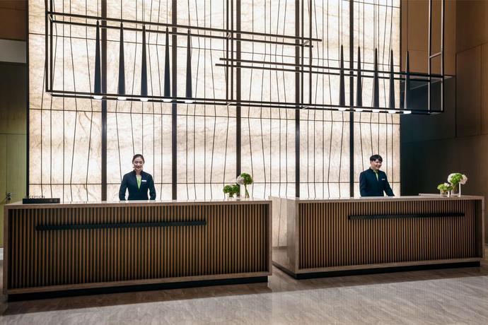 Imagen de los interiores del Hotel Courtyard By Marriott Jiangsu Taizhou. Foto 15